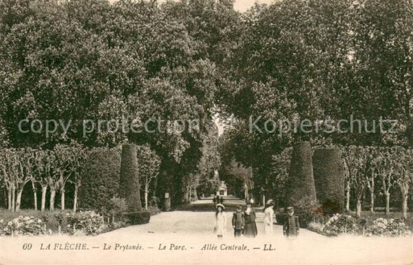 La Fleche Le Prylanee Le Parc Allee Centrale