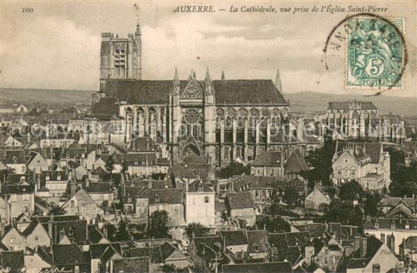 Auxerre La Cathedrale vue prise de l’Eglise Sai