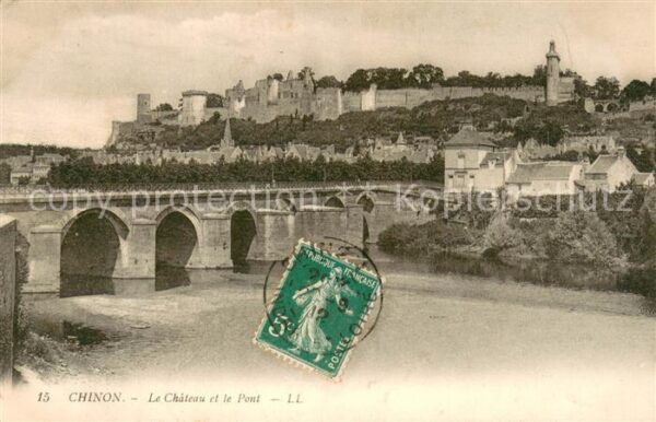 Chinon Indre et Loire Le Chateau et le Pont