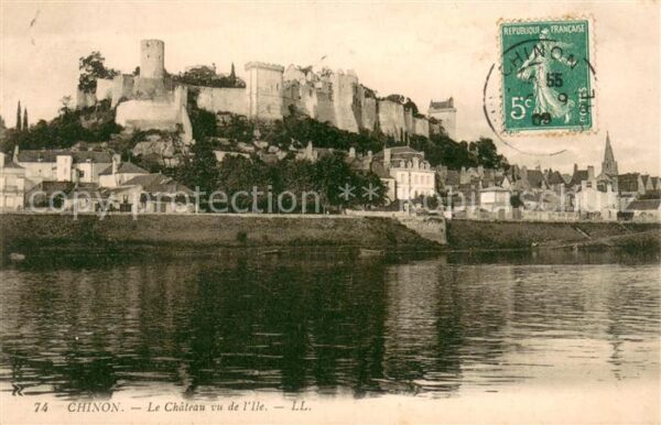 Chinon Indre et Loire Le Chateau vu de l'ile