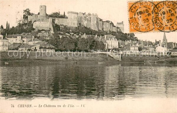 Chinon Indre et Loire Le Chateau vu de l'Ile