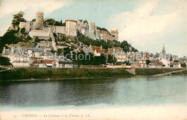 Chinon Indre et Loire Le Chateau et la Vienne
