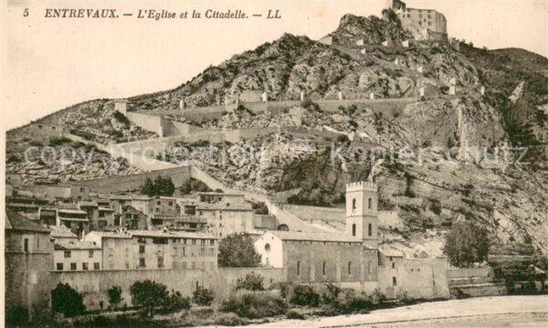 Entrevaux Eglise et la Citadelle