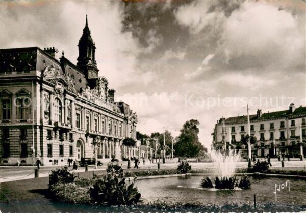 Tours Indre-et-Loire Place Jean Jaures et l’Hotel de Ville