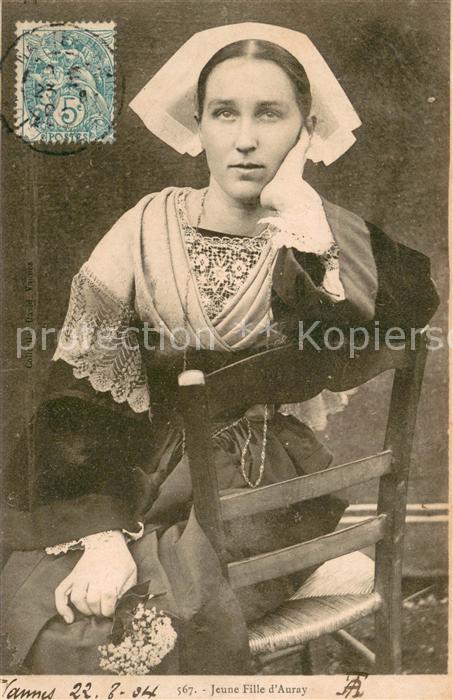 Auray Jeune fille d_Auray