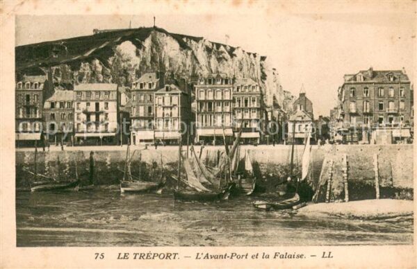 Le Treport Avant Port et la Falaise
