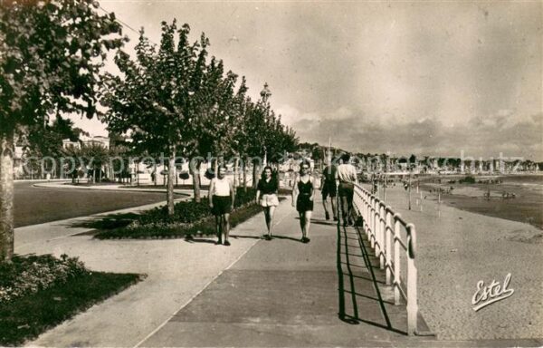 La Baule sur Mer Promenade et la plage