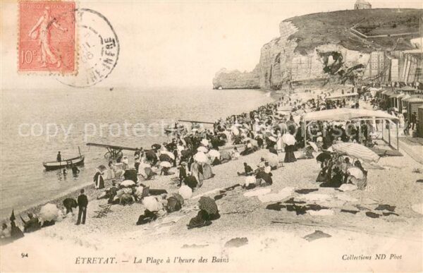 Etretat La plage a l_Heure des bains