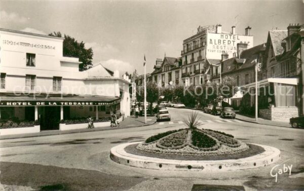 Bagnoles-de-l Orne Avenue de la Gare et les hôtels