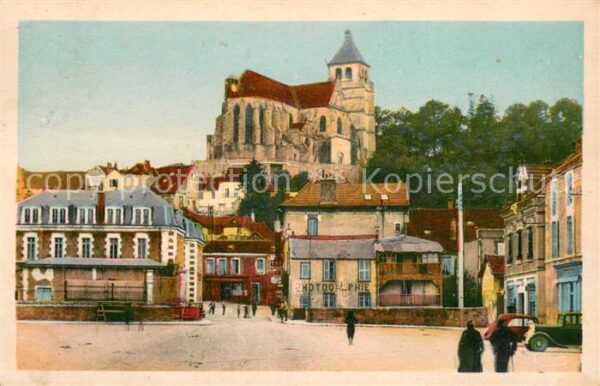Tonnerre 89 Place de la République Eglise Saint Pie