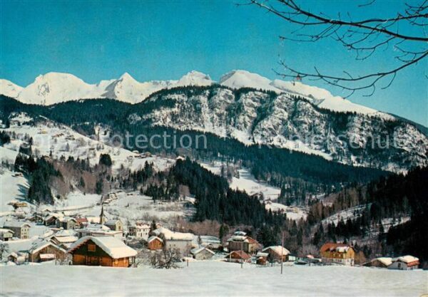 Saint-Jean-de-Sixt Vue Generale et Chaîne des Aravis Alpes