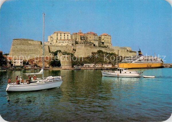 Calvi Arrivée du ferry dans le port