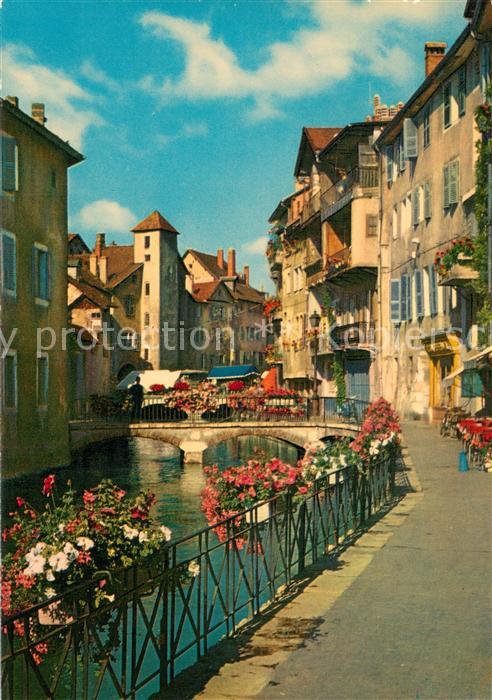 Annecy 74 Haute-Savoie Vieilles maisons pittoresques sur le ca