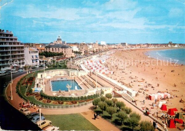 Les Sables-d Olonne La Piscine les Boulevards et la Plage