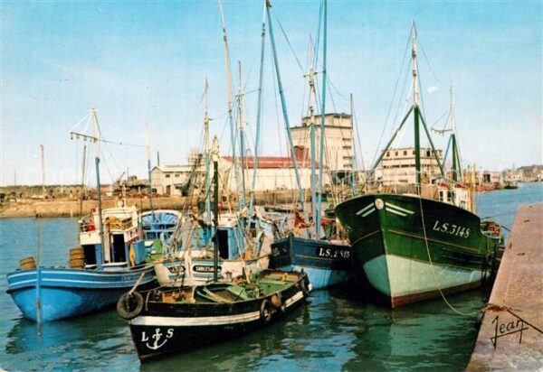 Les Sables-d Olonne Thoniers au repos dans le Port