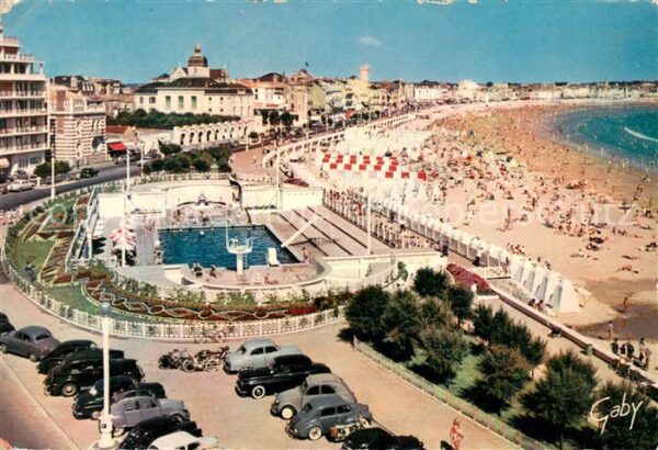 Les Sables-d Olonne La Piscine et la Plage Vue aerienne