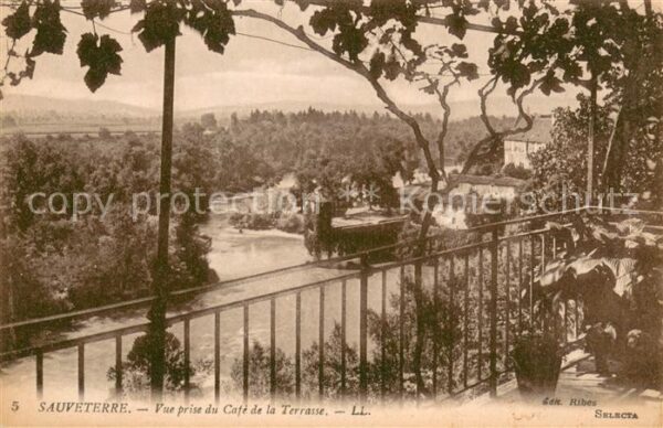 Sauveterre Gard Vue prise du Cafe de la Terrasse