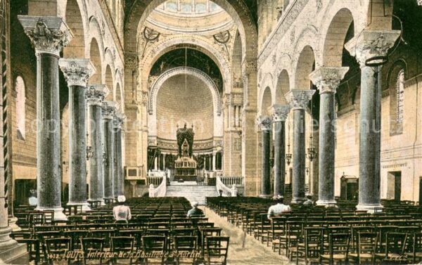 Tours Indre-et-Loire Interieur de la Basilique St Martin