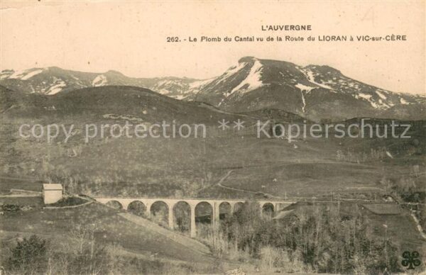 Vic-sur-Cere Le Plomb du Cantal vue de la Route du L
