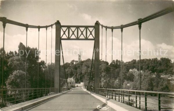 Gennes Maine-et-Loire Le Pont sur la Loire et vue sur St Euse