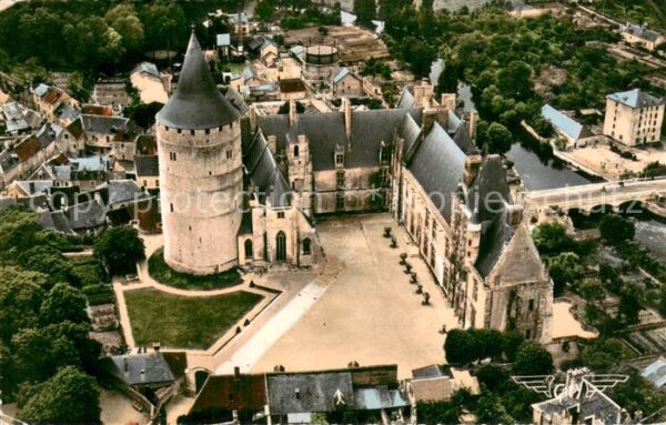Chateaudun Le Chateau cour interieure Vue aerienne