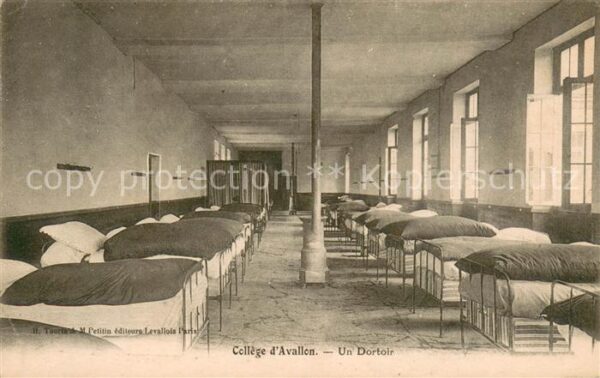 Avallon College d’Avallon Un Dortoir