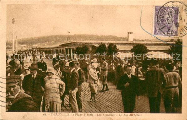 Deauville-sur-Mer La plage fleurie les planches Bar du So