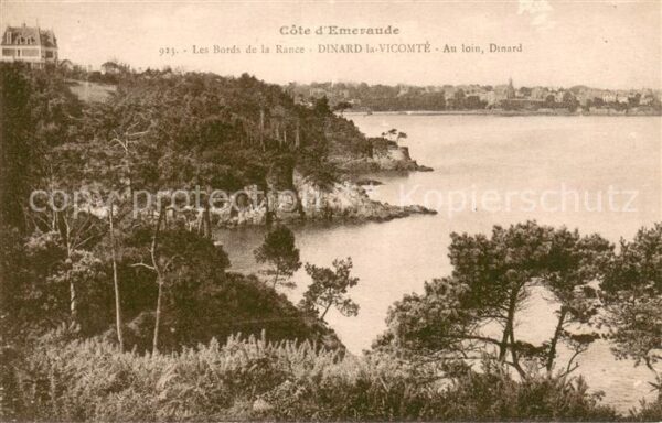 Dinard la Vicomte Les bords de la Rance et au loin Dinard