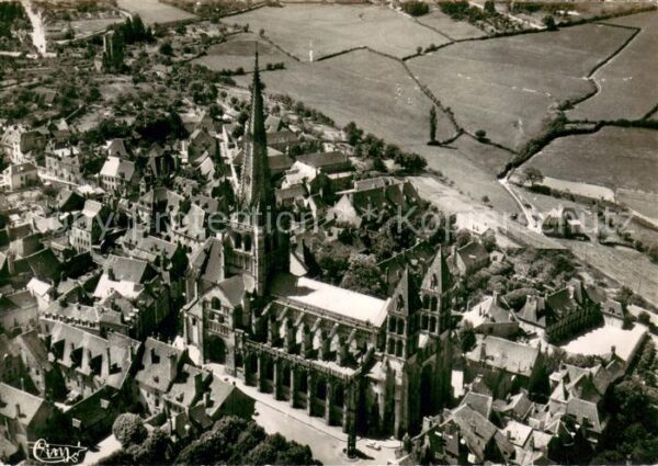 Autun Vue aerienne sur la Basilique