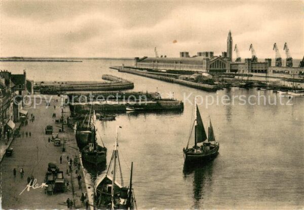 Cherbourg Panorama sur l'Avant Port et la gare ma