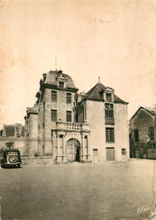 Le Croisic Hôtel de Ville ancien Chateau des Ducs