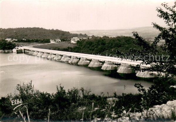 Pannesiere Pannecieres Barrage de Pannesieré la digue et le la