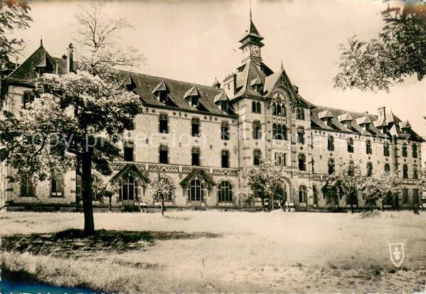 Beaumont-la-Ronce La Haute Barde Centre d_Education Physi