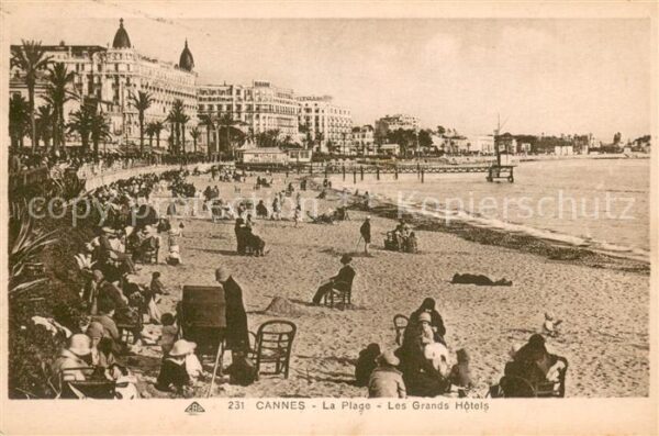 Cannes 06 La plage et les grands hôtels