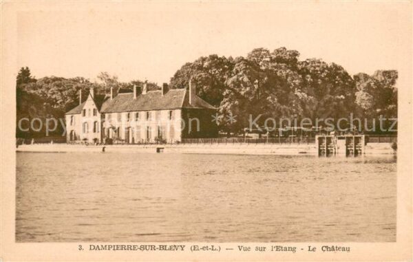 Dampierre-sur-Blevy Vue sur l'étang et le Chateau