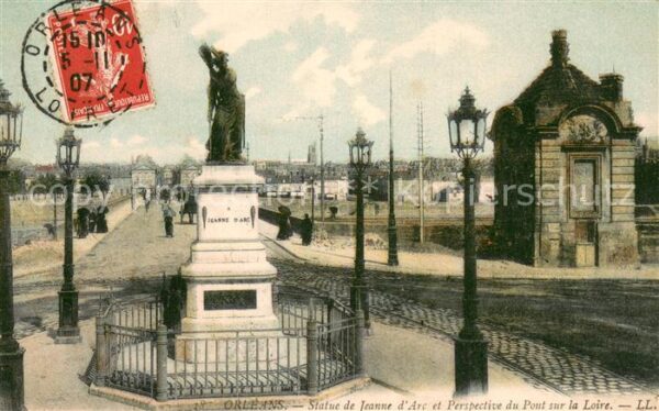 Orleans Loiret Statue de Jeanne d_Arc et perspective d