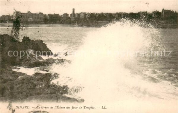 Dinard 35 La Grève de l'écluse un joour de tempêt
