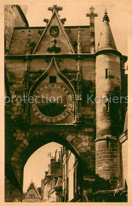 Auxerre Detail de la tour de l_Horloge