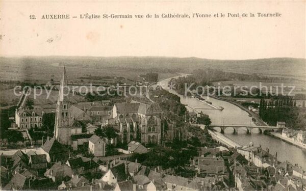 Auxerre Eglise St Germain vue de la Cathedrale