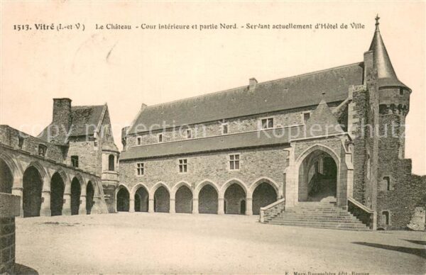 Vitre d Ille-et-Vilaine Le Chateau Cour interieur et partie Nor