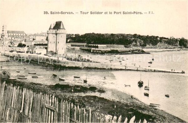Saint-Servan Ille-et-Vilaine Tour Solidor et le Port Saint Pere