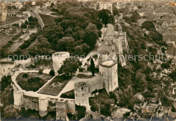 Chinon Indre et Loire Fliegeraufnahme Chateau du Coudray