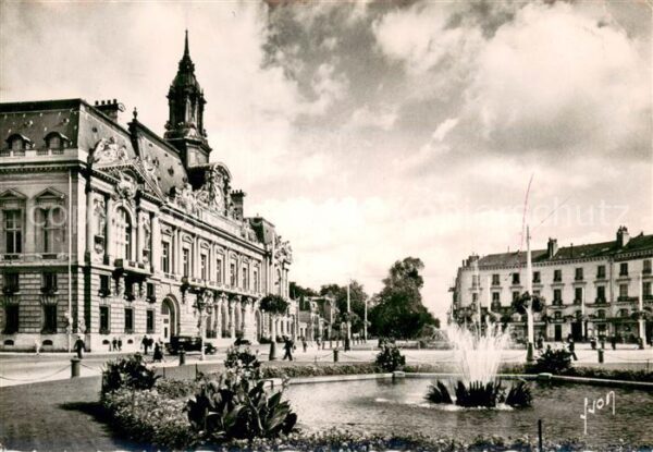 Tours Indre-et-Loire Place Jean-Joures et Hotel de Ville