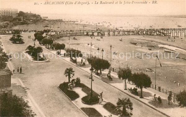 Arcachon 33 Le Boulevard et la Jetee Promenade