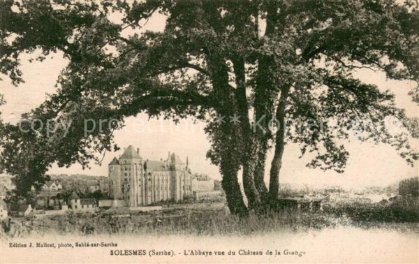 Solesmes Sarthe Abbaye vue du Chateau de la Grange