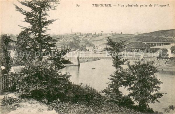 Treguier Cotes d Armor Vue prise de Plougueil
