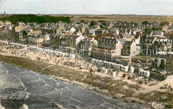 Saint-Aubin-sur-Mer Calvados La Plage et les Villas Vue aerienne