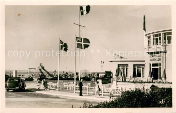 Deauville-sur-Mer Un coin de la Plage au Yacht Club