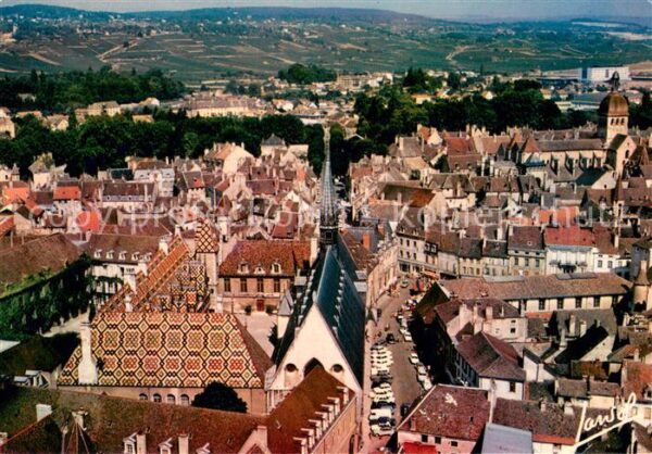Beaune 21 Hostel Dieu vue aérienne