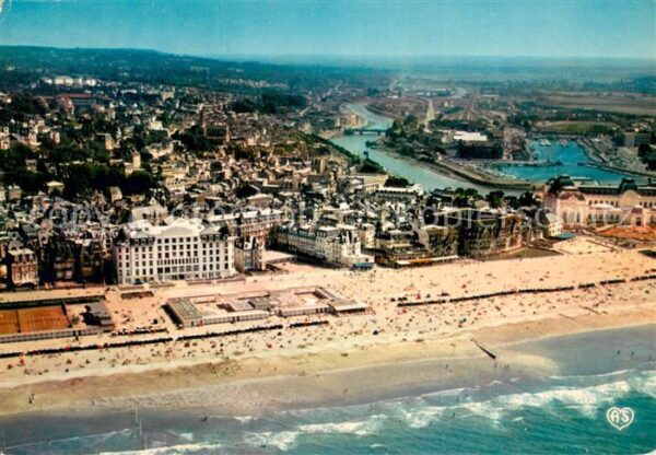 Trouville-Deauville Vue generale aerienne de la Plage